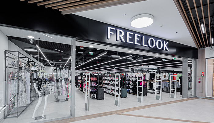 Le salon Freelook dans le centre commercial Marino à Wrocław avec notre éclairage