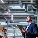 5 raisons pour lesquelles les luminaires linéaires LED modulaires sont l'avenir des halls, entrepôts et bâtiments commerciaux