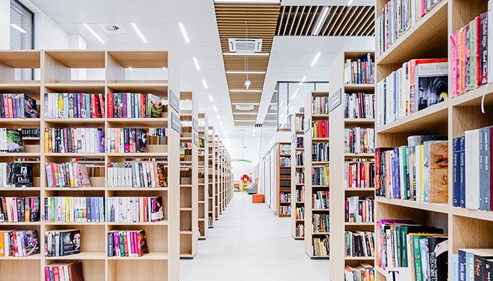 Nous avons équipé de luminaires le nouveau siège de la bibliothèque de Zdzieszowice