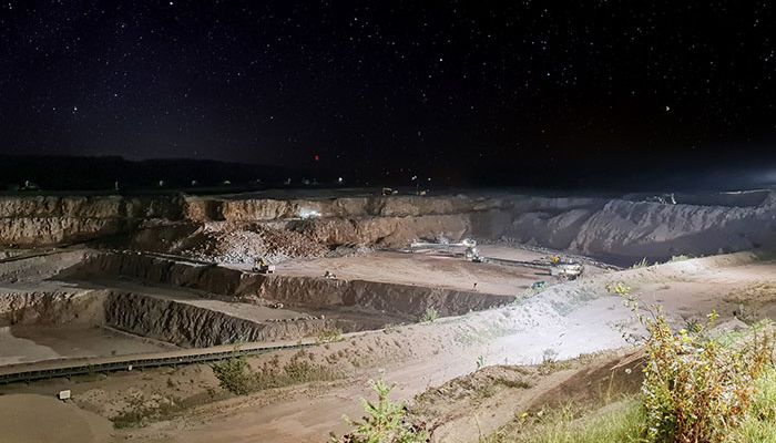 Nos projecteurs LED Factor éclairent la mine de dolomite de Holcim