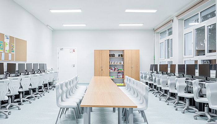 Une lumière qui favorise l'apprentissage. Un nouveau chapitre pour l'école de Bardo