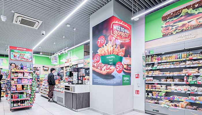 Nos luminaires dans les magasins Żabka en Pologne
