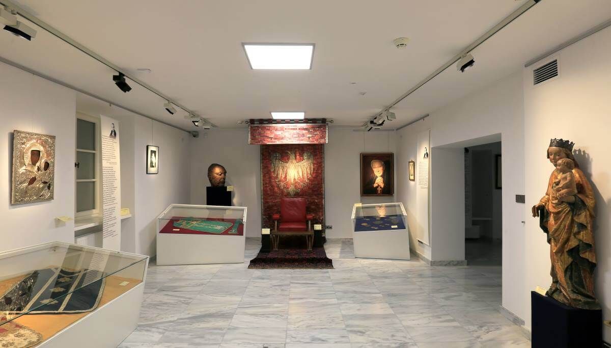 Muzeum Archidiecezji Warszawskiej z oświetleniem Lena Lighting